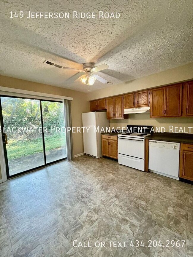 Building Photo - 149 Jefferson Ridge Rd