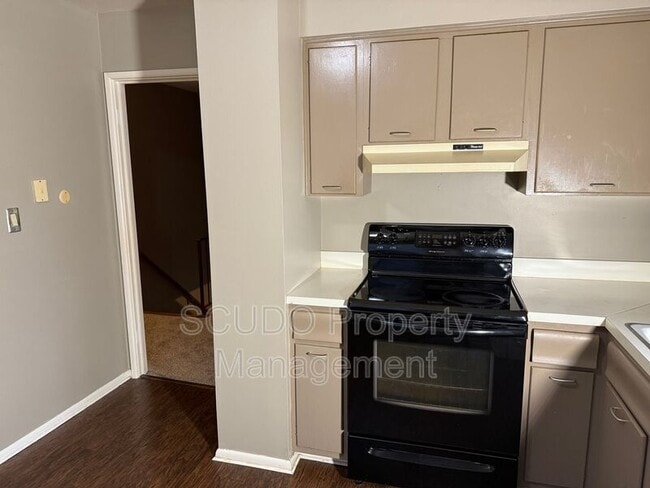 Building Photo - 9307 Ballentine St