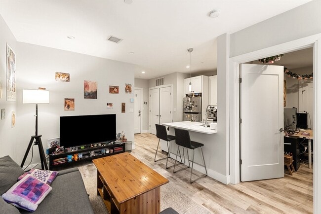 Building Photo - 1457 Tremont St