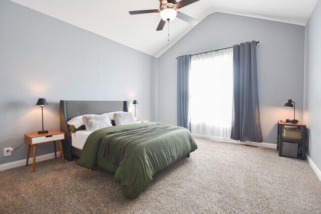 Building Photo - Pet Friendly Three Bedroom!