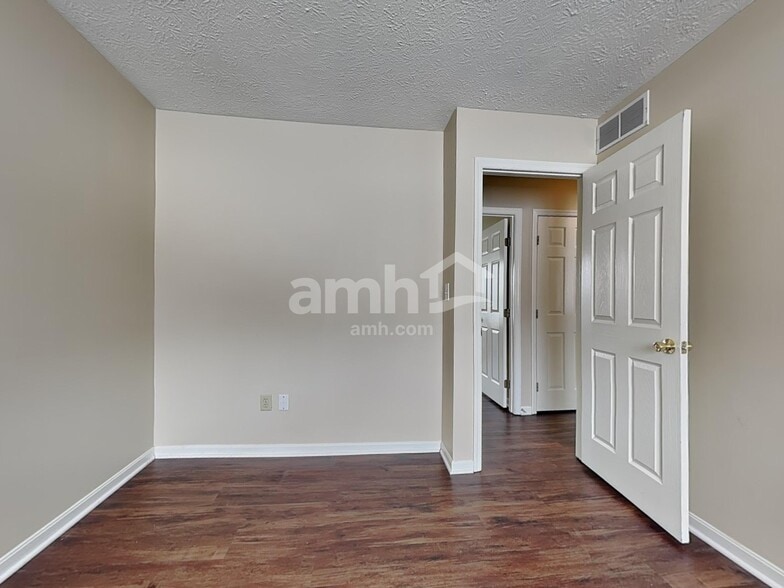 Building Photo - 6947 Autumn Glen Dr