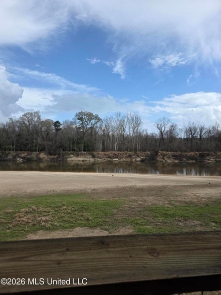 Building Photo - 1160 Cottonwood Dr