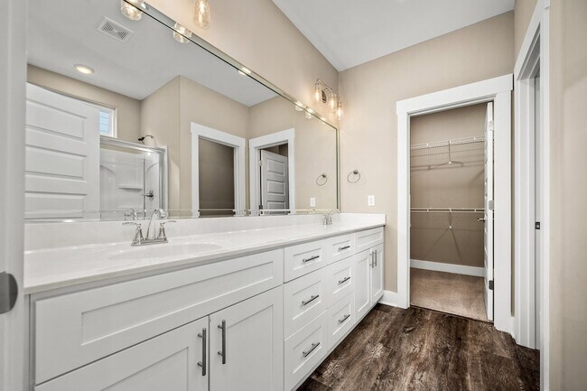 Building Photo - 2160 Welltown Ln