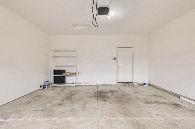 Building Photo - 9136 Scenic View Cir