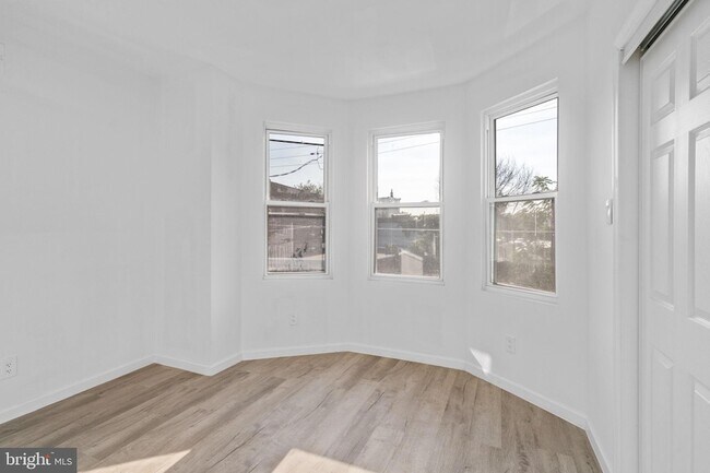 Building Photo - 3943 Dell St