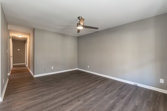 Building Photo - 9 Quad Oak Dr