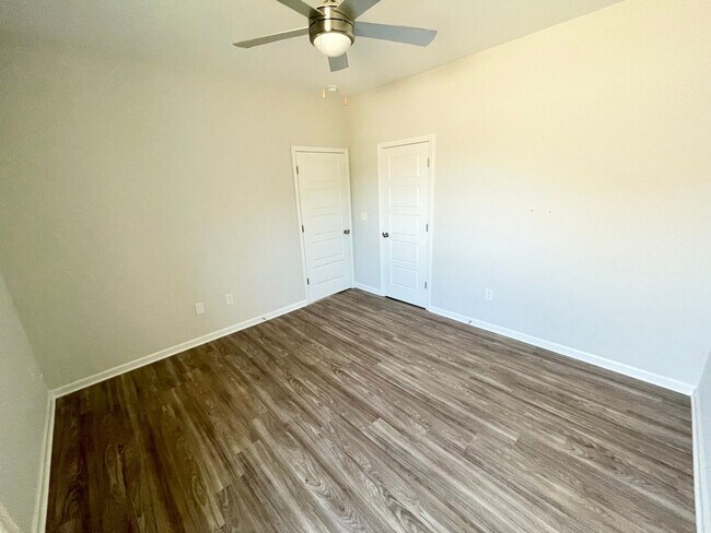 Building Photo - Beautiful 3/2 + office home for rent next to Brandon High School!
