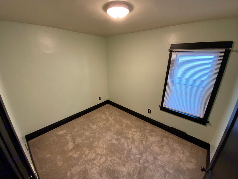 Building Photo - 40 Saint Florian St