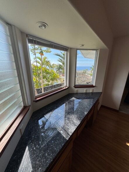 Building Photo - 73-1378 Kipapa Pl