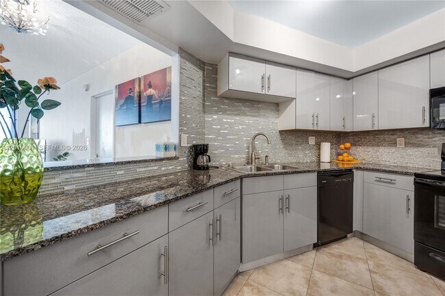 Building Photo - 3725 S Ocean Dr