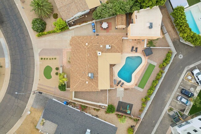 Building Photo - 2929 N 55th Pl
