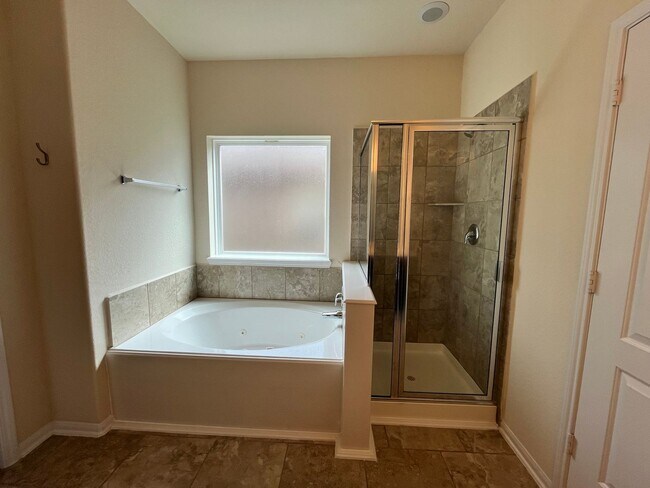 Building Photo - For Lease | 4 Bed, 3.5 Bath | 3,044 Sq Ft ...