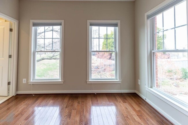 Building Photo - 2909 Chancellor's Way NE