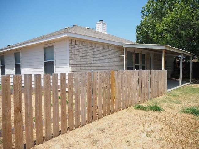 Building Photo - 1000 Waterview Dr