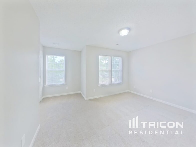 Building Photo - 1051 Hipp Rd