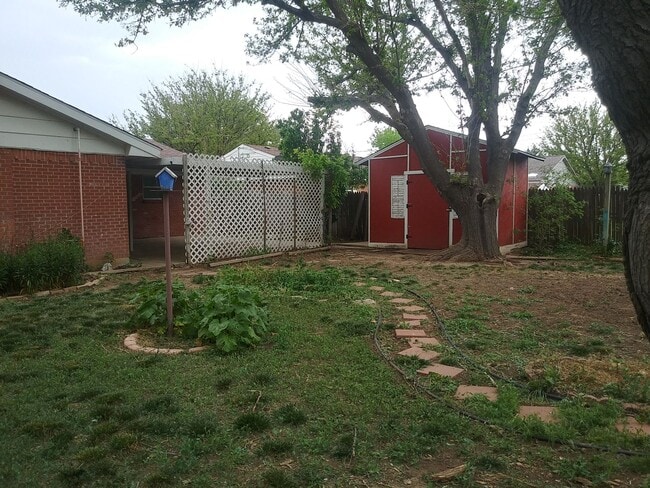 Building Photo - Close to Medical District!!