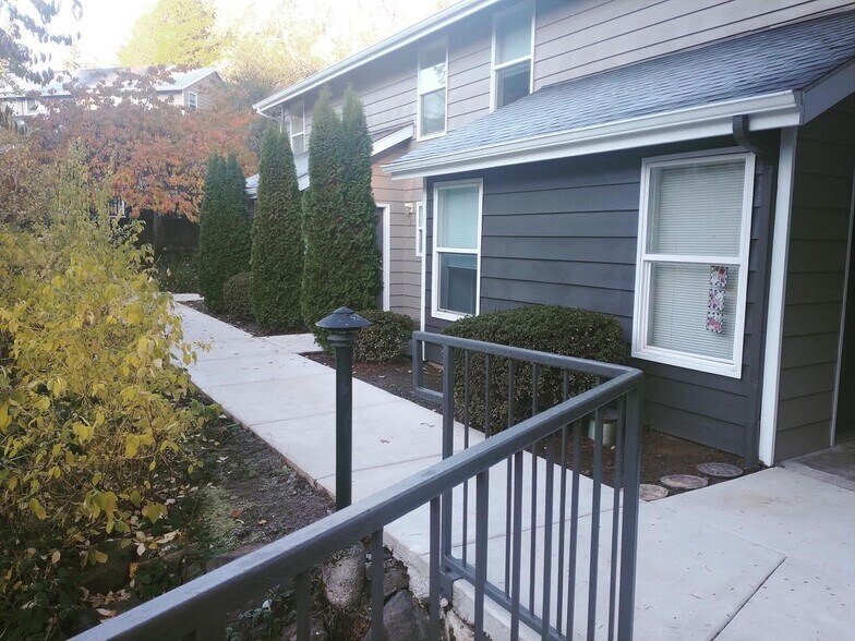 Building Photo - Rippling Brook Terrace