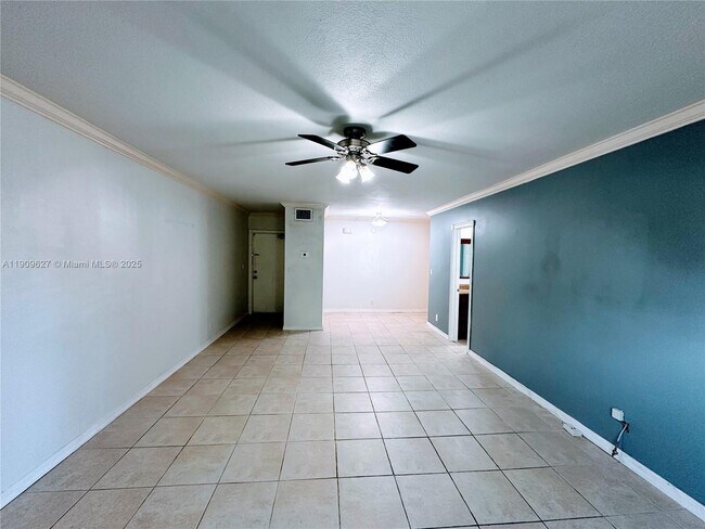 Building Photo - 2424 SE 17th St