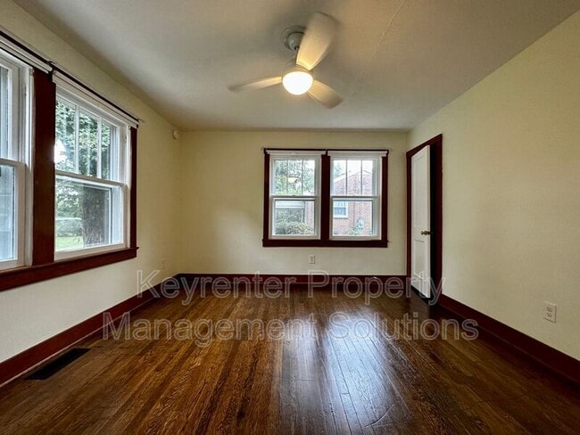 Building Photo - 128 Vedette Ave