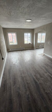 Building Photo - 2461 Noble Rd