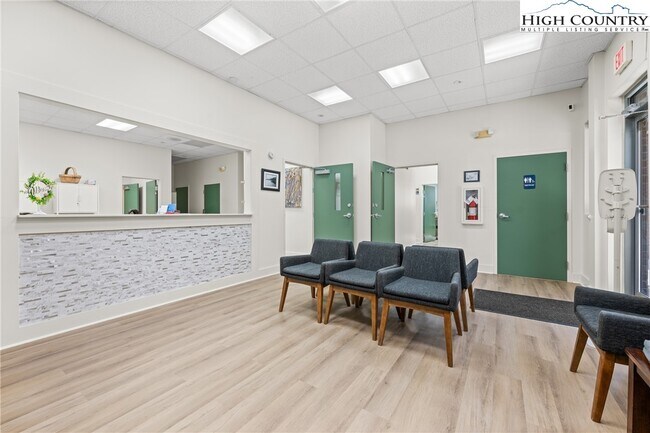 Building Photo - 610 State Farm Rd