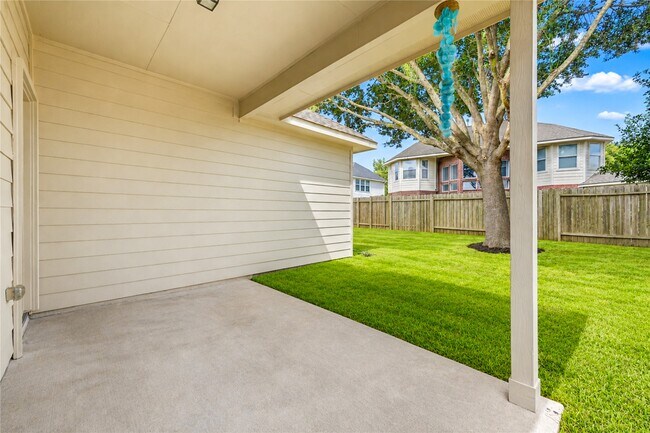 Building Photo - 6030 Starbrook Creek Dr