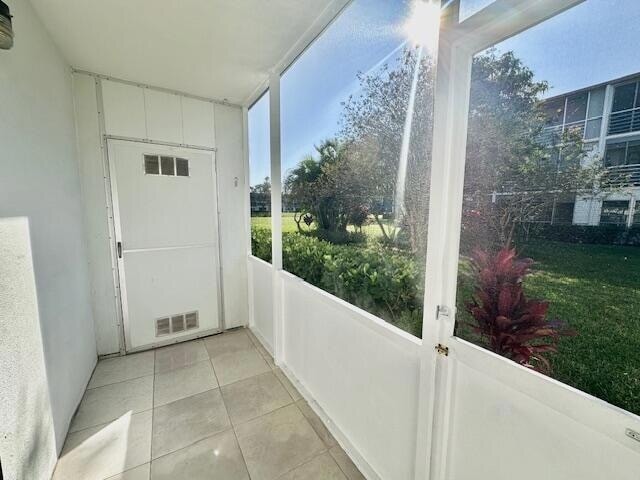 Building Photo - 55 Fanshaw Dr