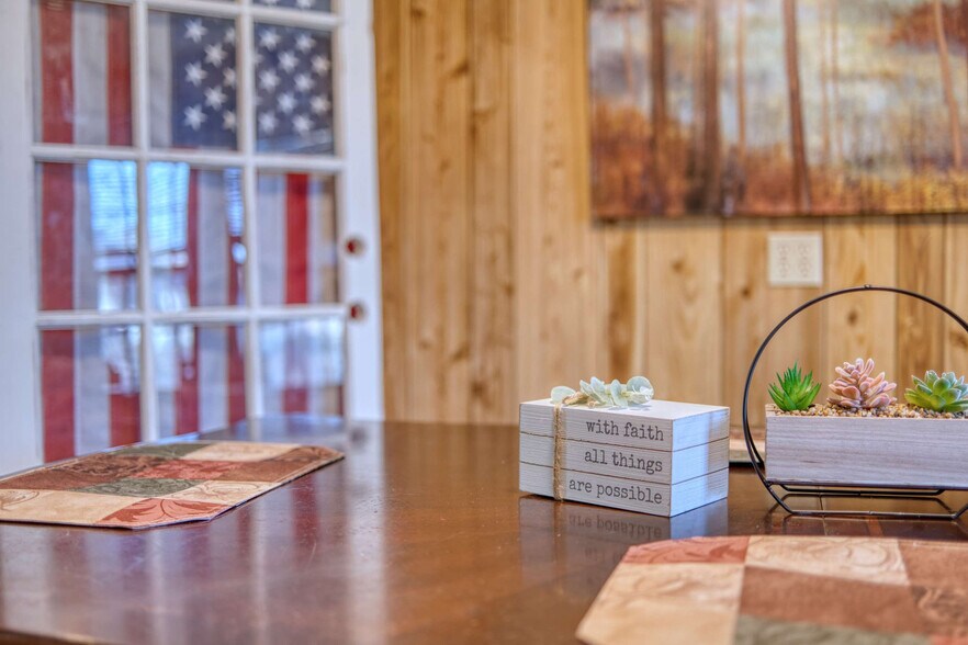 Building Photo - 4629 Rosemont Dr