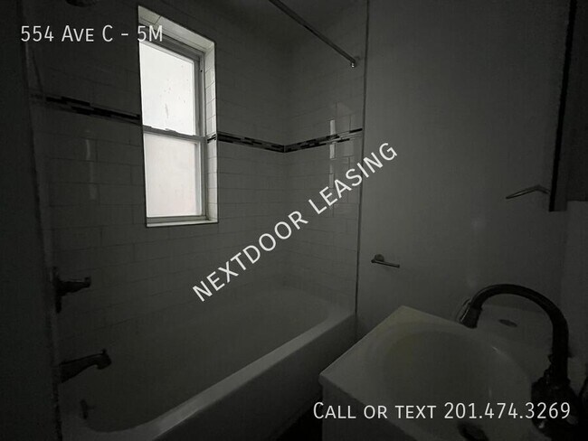 Building Photo - 554 Avenue C