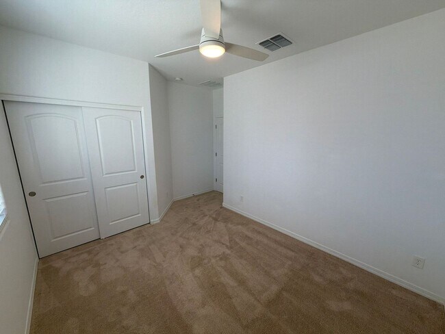 Building Photo - 14418 W Cottontail Ln