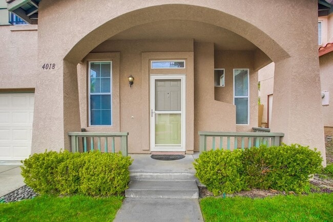Building Photo - Desirable 3 Bedroom 2 Bath in Ivey Ridge C...