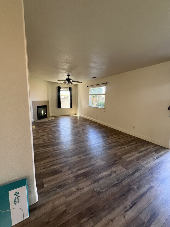 Building Photo - 1694 Shay Way