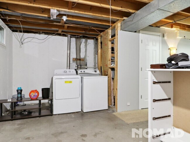 Building Photo - 3 Bedroom Townhome in Aurora