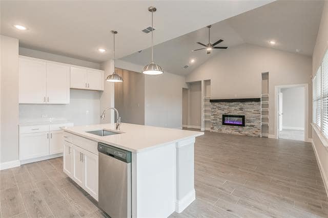Building Photo - 232 Gardenia Dr