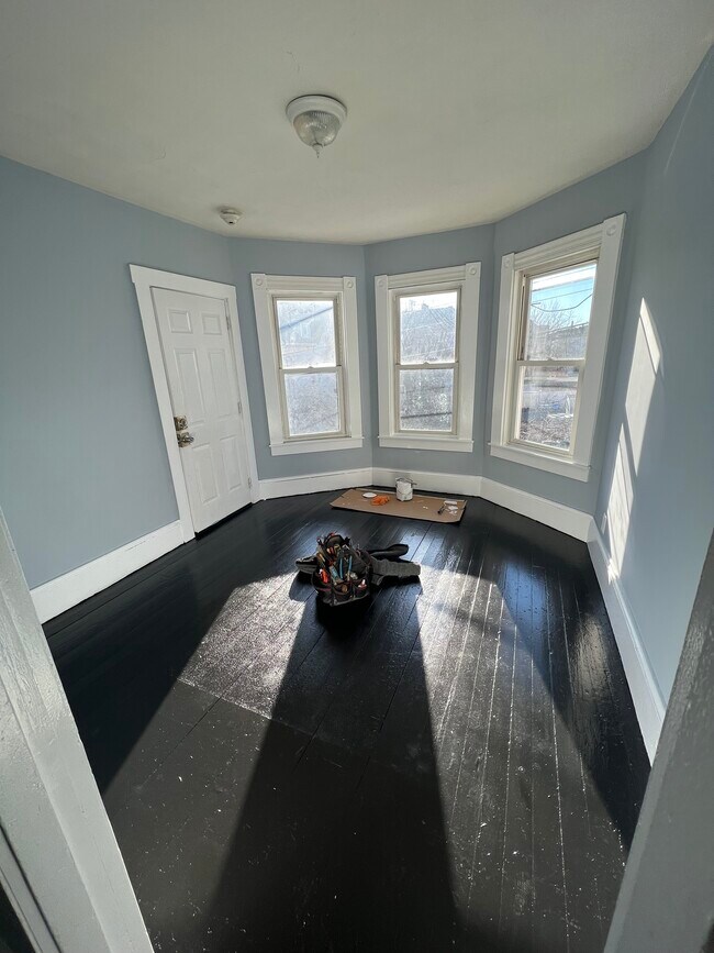 Building Photo - 85 Deane St