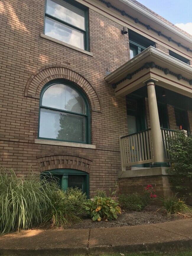 Building Photo - 3823 Shenandoah Ave