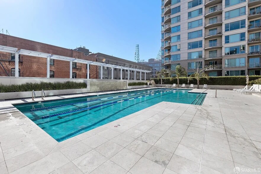 Building Photo - 229 Brannan St