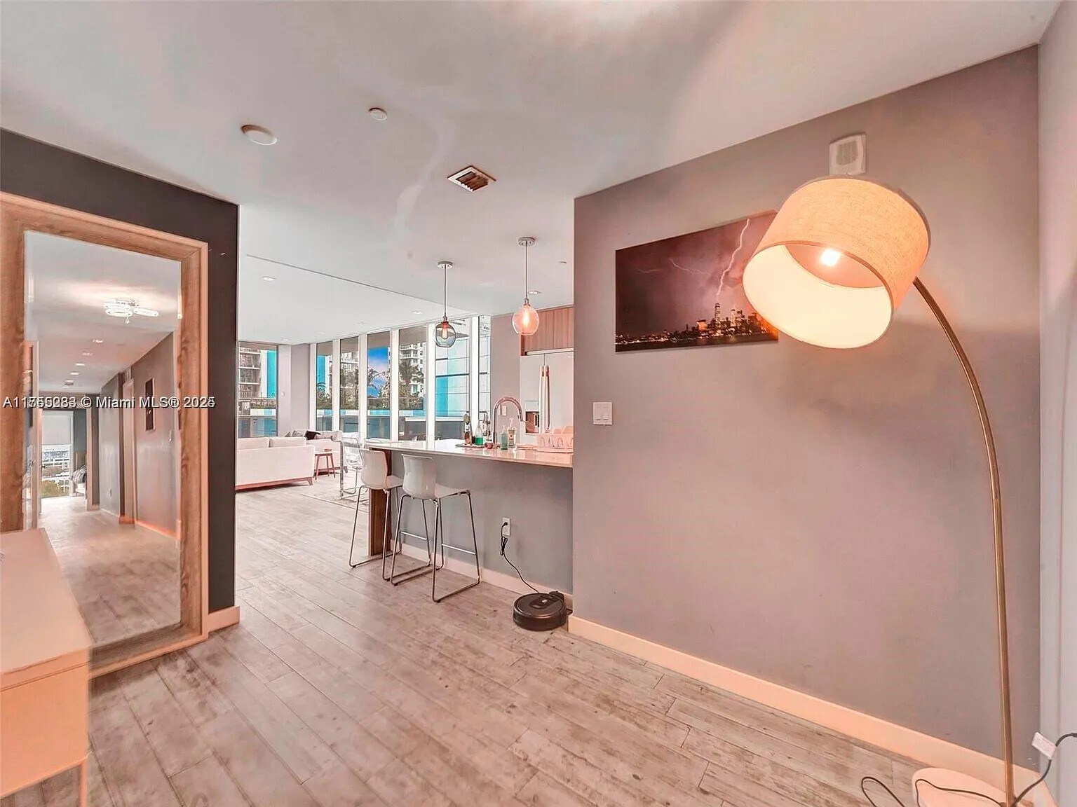 Building Photo - 600 NE 27th St