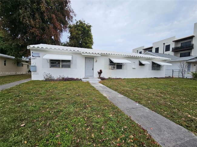 Building Photo - 1727 Fletcher St