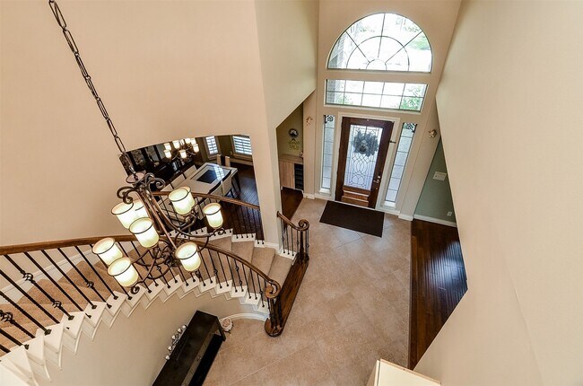 Building Photo - 2239 Monarch Terrace Dr