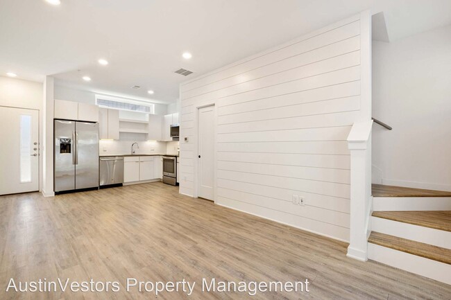 Building Photo - 1 br, 1.5 bath House - 5924 S. Congress Av...