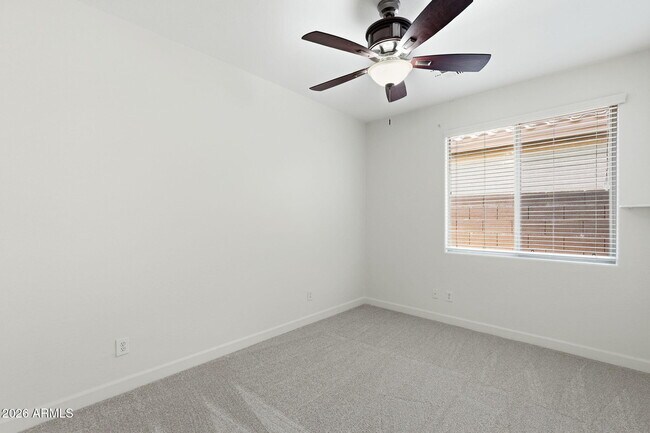 Building Photo - 39518 N White Tail Ln