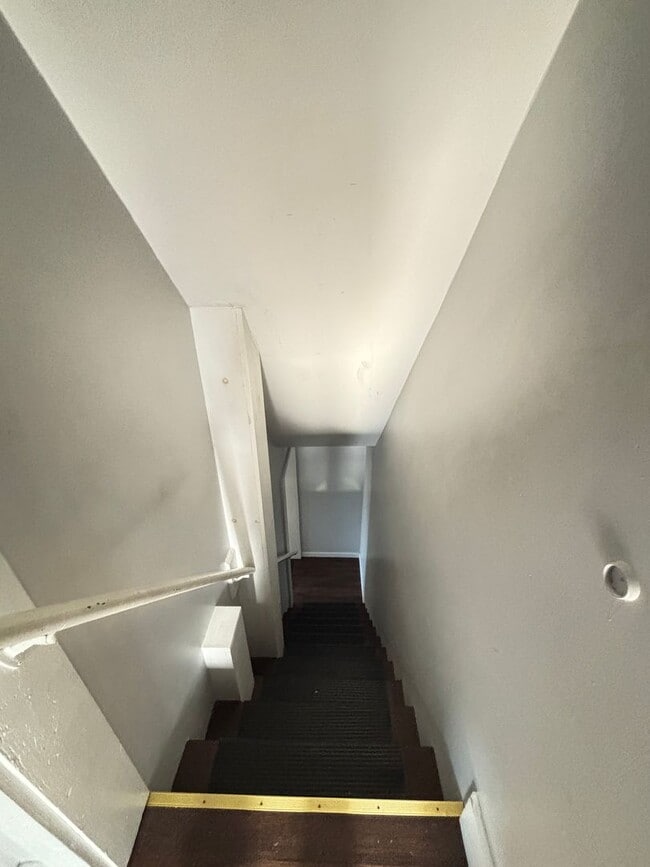 Building Photo - remodeled 2-bedroom, 1.5-bath duplex