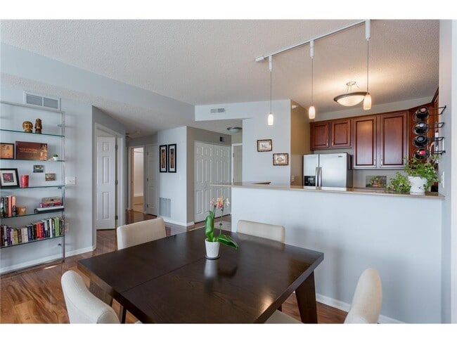 Building Photo - 545 N 1st St