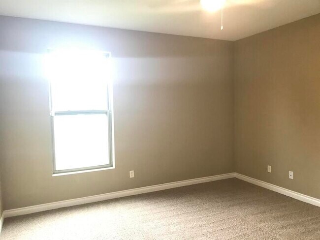 Building Photo - 8425 Treybrooke Pl