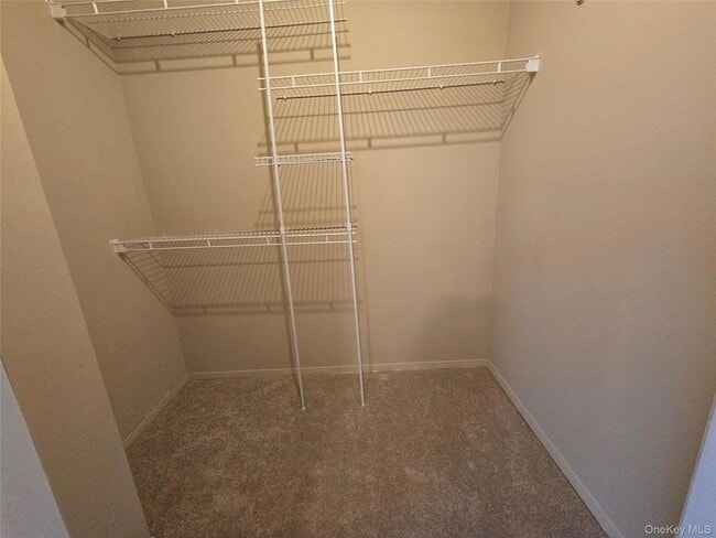 Building Photo - 19 Cardinal Ln