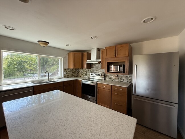 Building Photo - 2462 Lahmeyer Rd