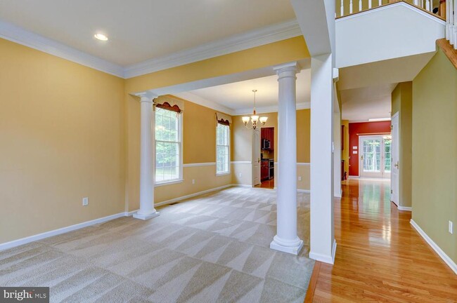 Building Photo - 45 Lockwood Dr