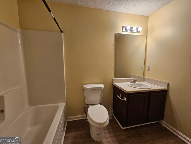 Building Photo - 206 Southwind Ln