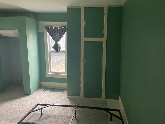 Building Photo - 63 Brown St